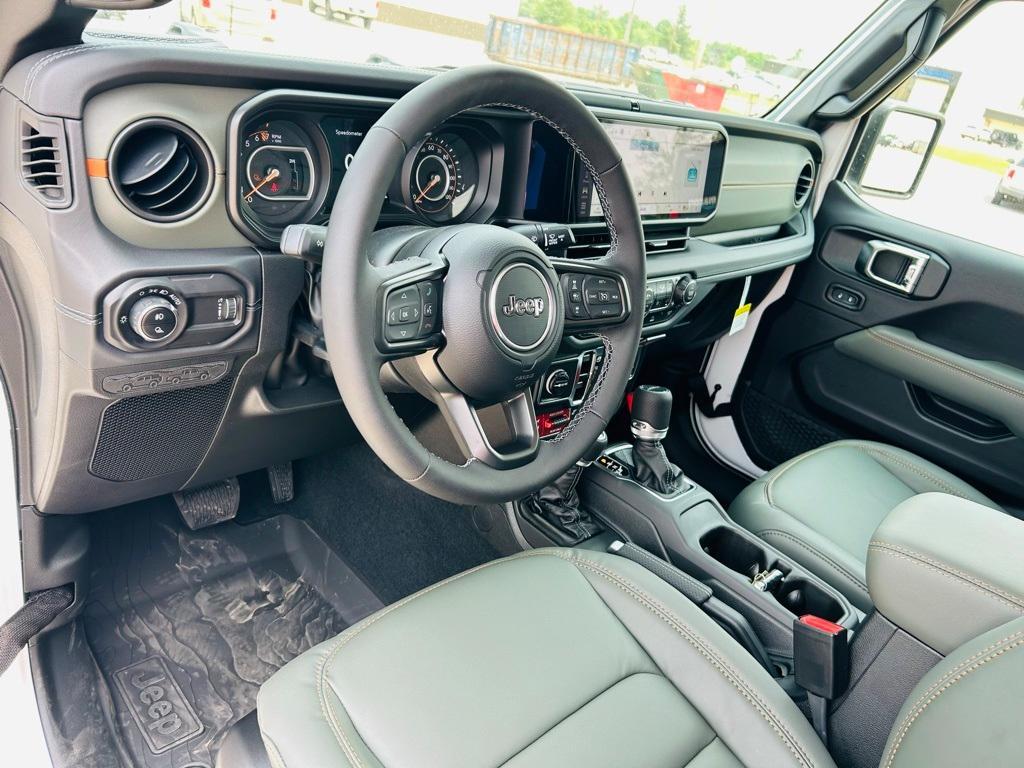 new 2025 Jeep Gladiator car
