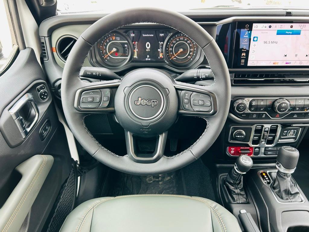 new 2025 Jeep Gladiator car