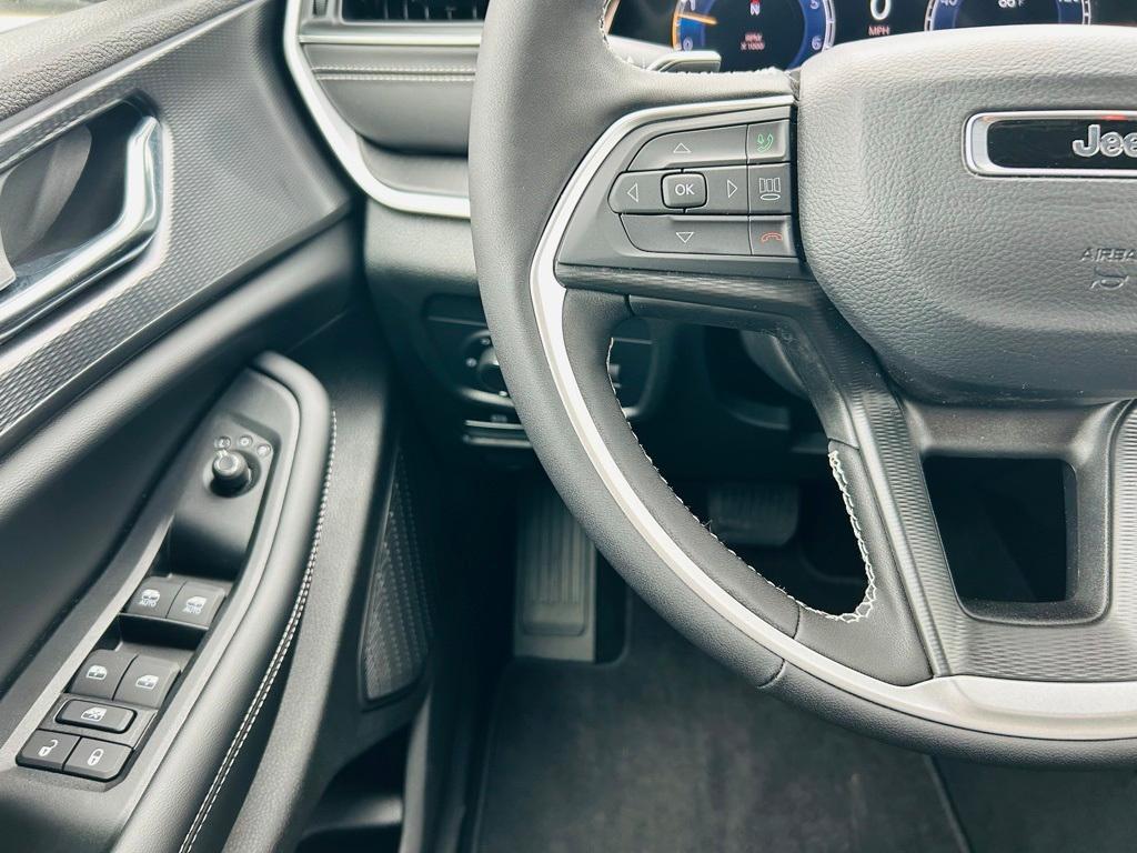 new 2025 Jeep Grand Cherokee L car