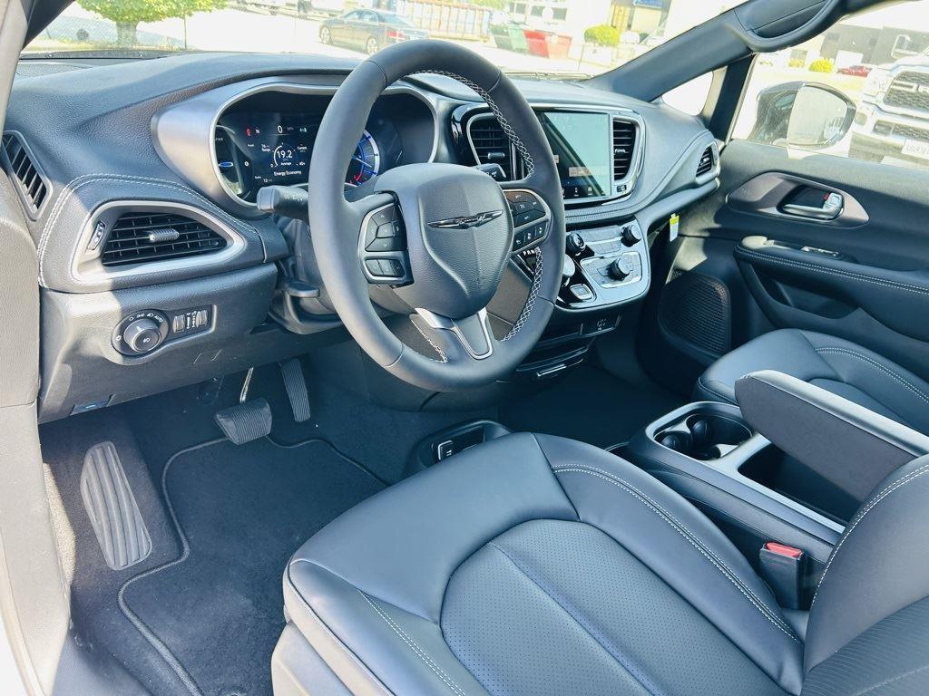 new 2026 Chrysler Pacifica Hybrid car, priced at $53,513