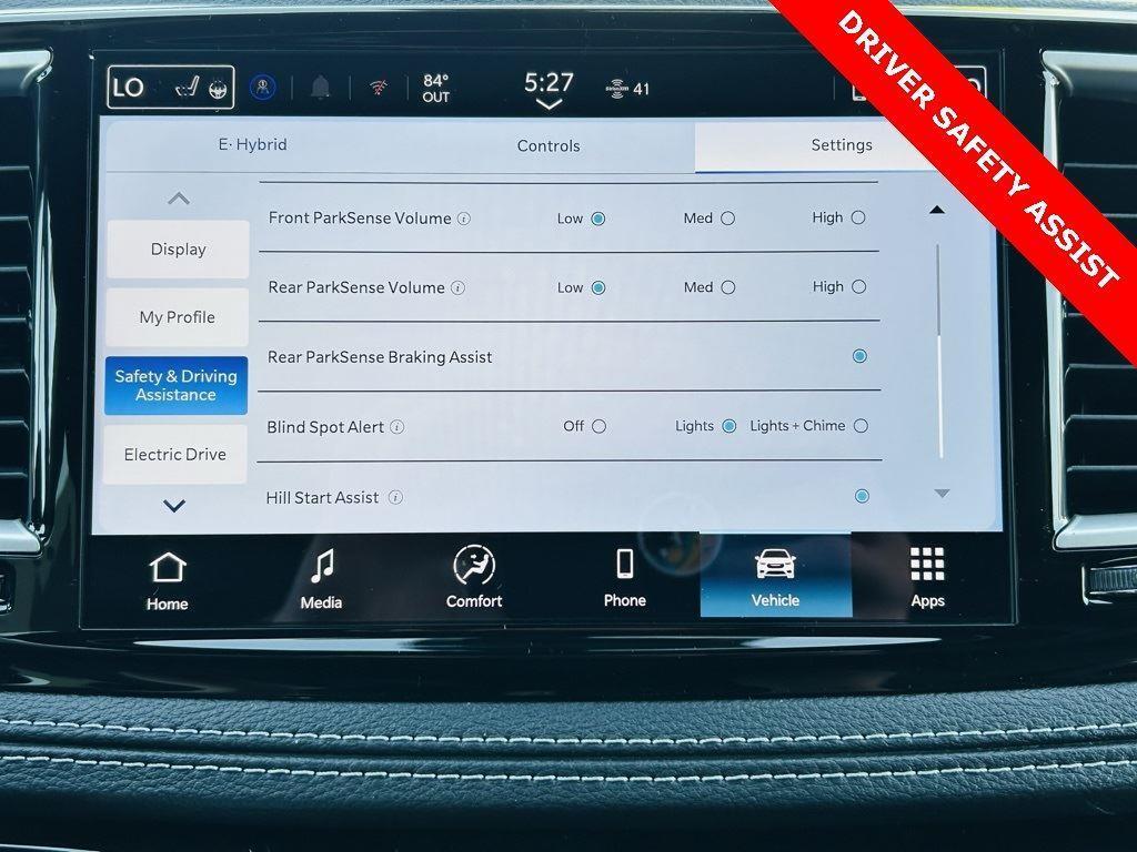 new 2026 Chrysler Pacifica Hybrid car, priced at $53,513