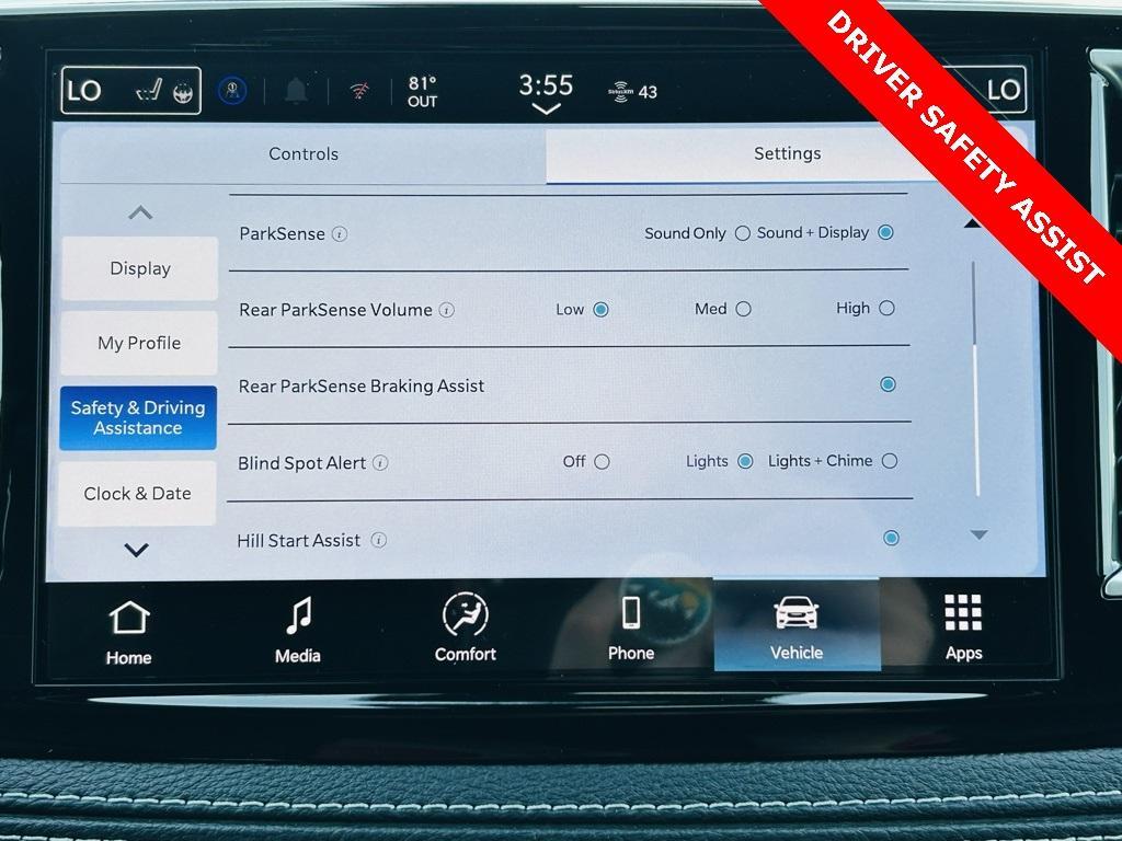 new 2025 Chrysler Pacifica car, priced at $45,572