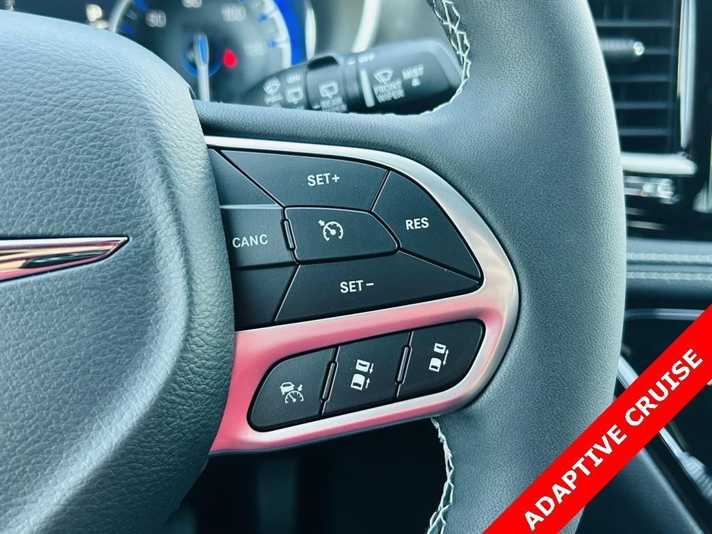 new 2025 Chrysler Pacifica car, priced at $45,572