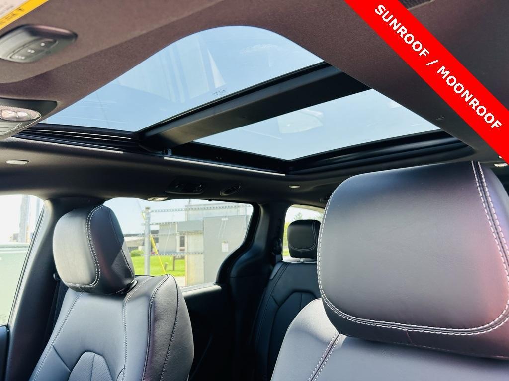 new 2025 Chrysler Pacifica car, priced at $45,572