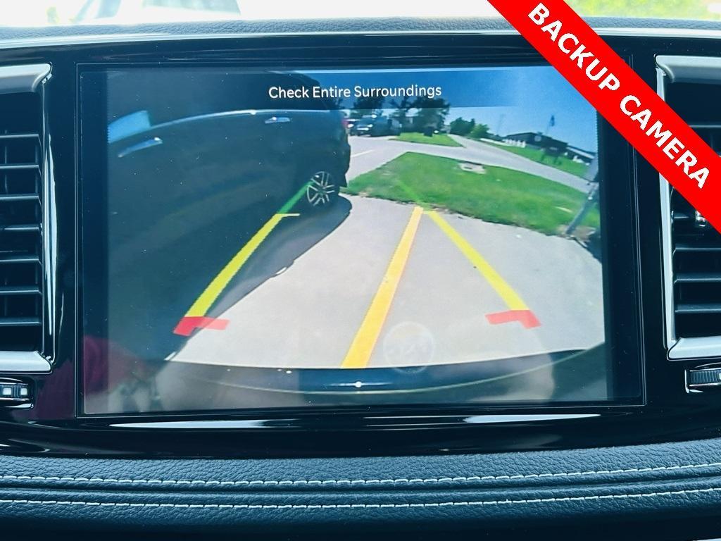 new 2025 Chrysler Pacifica car, priced at $45,572