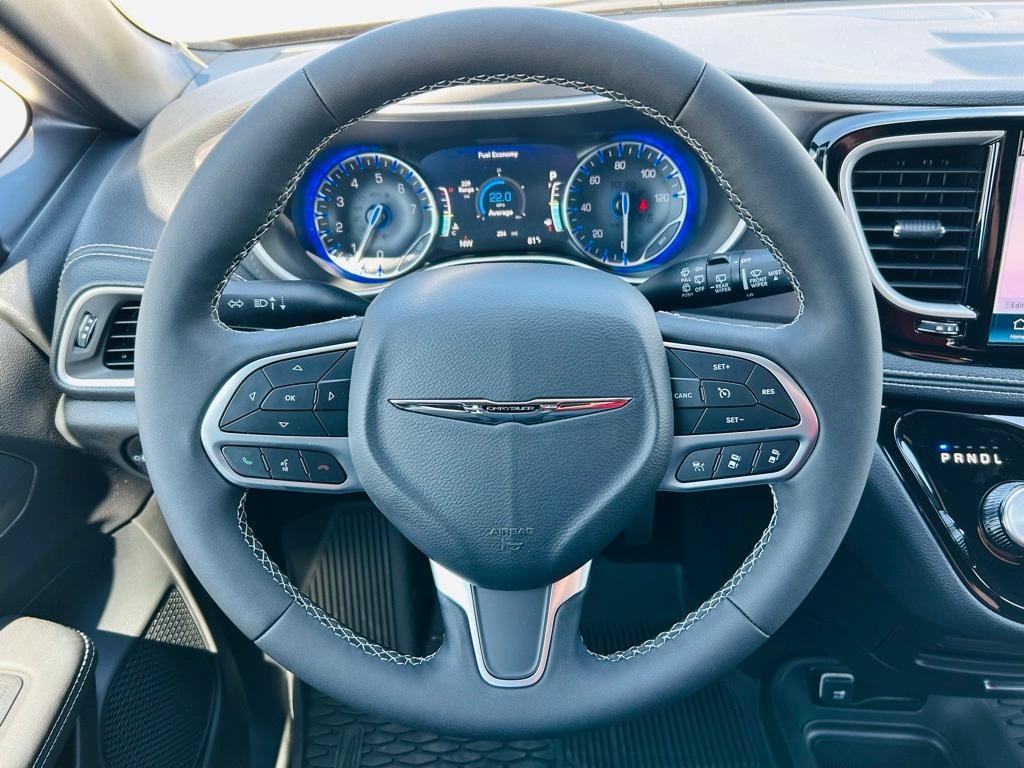 new 2025 Chrysler Pacifica car, priced at $45,572