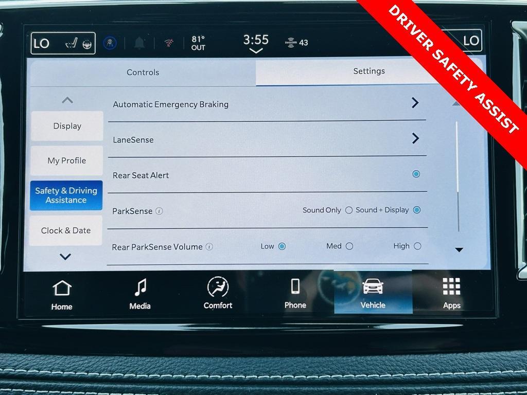 new 2025 Chrysler Pacifica car, priced at $45,572