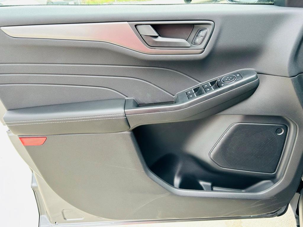 new 2025 Ford Escape car, priced at $29,875