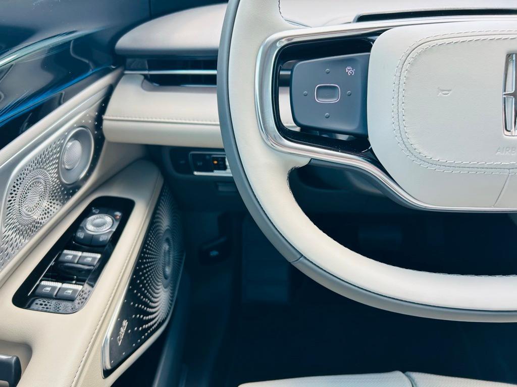 new 2025 Lincoln Nautilus car