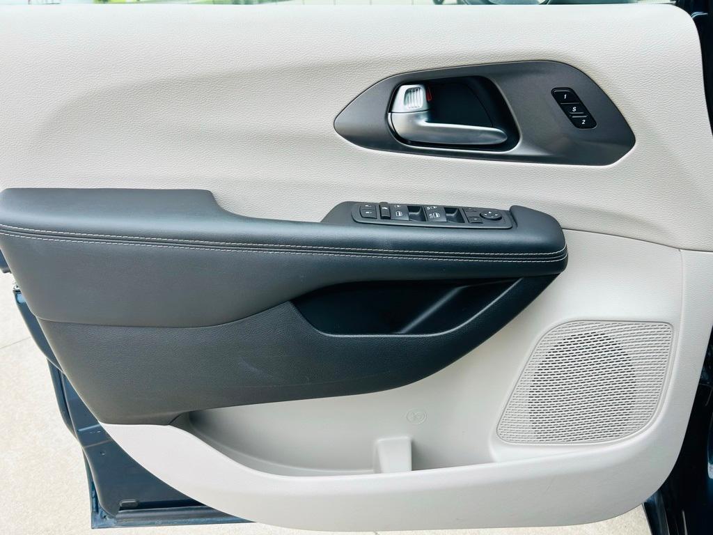 used 2023 Chrysler Pacifica car, priced at $25,700