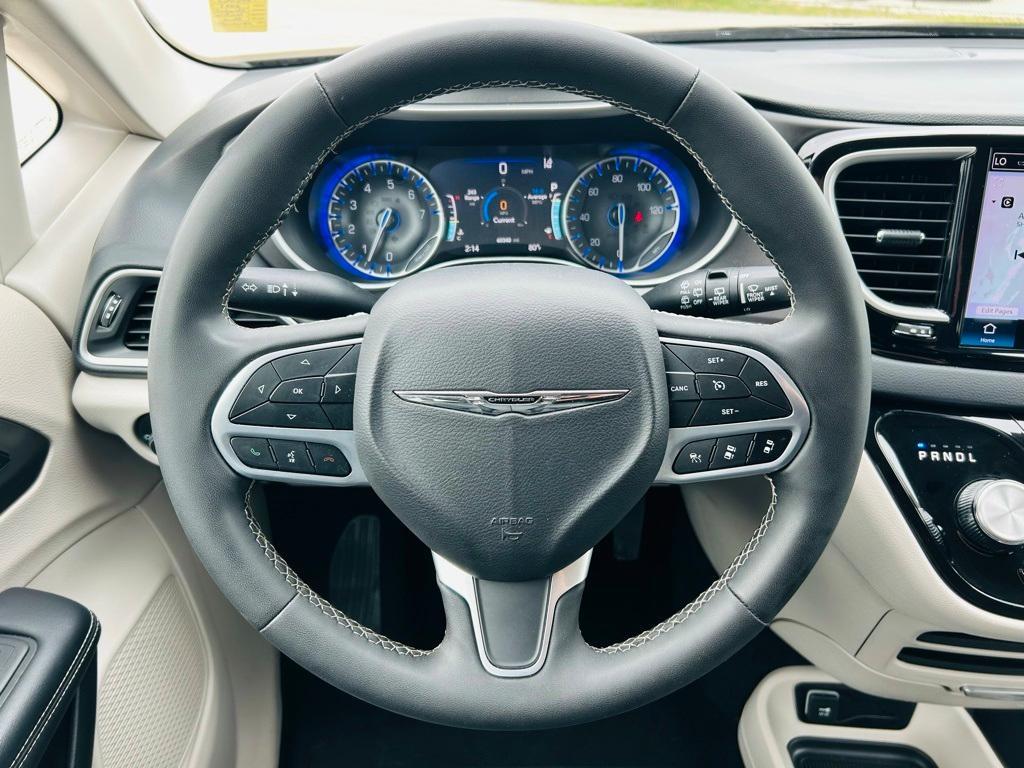 used 2023 Chrysler Pacifica car, priced at $25,700