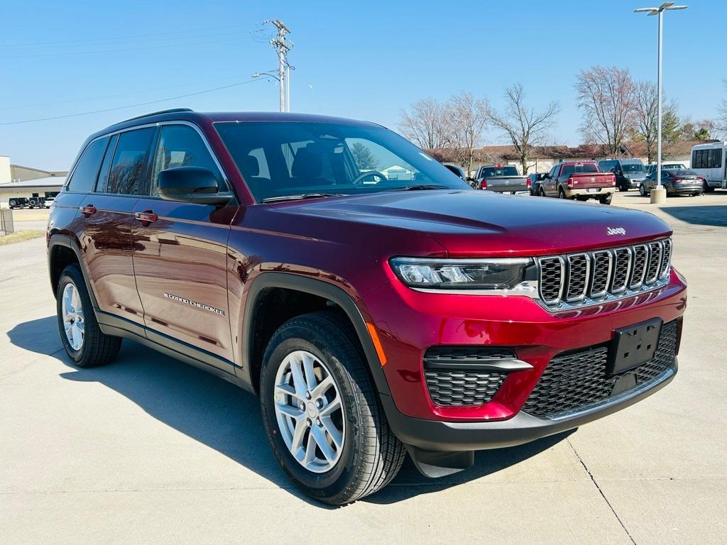 new 2025 Jeep Grand Cherokee car, priced at $40,089