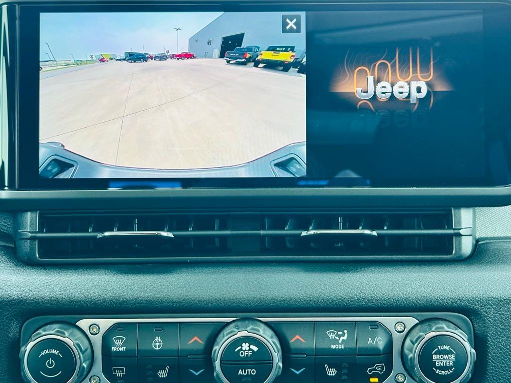 new 2025 Jeep Gladiator car
