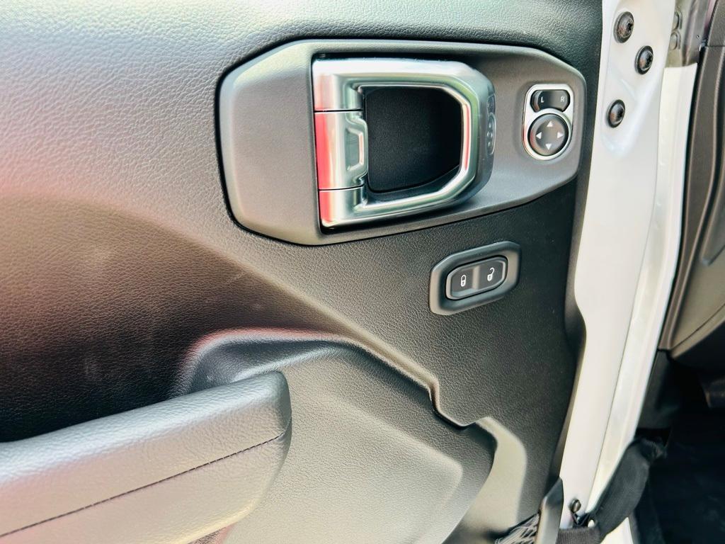 new 2025 Jeep Gladiator car