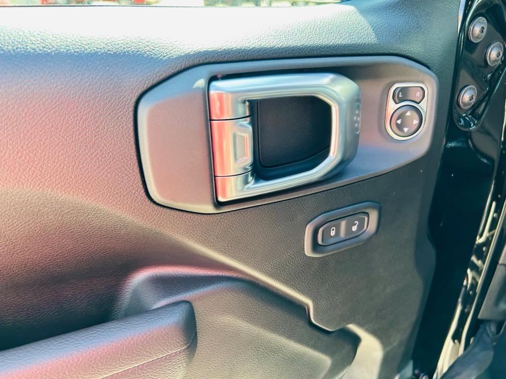 new 2025 Jeep Wrangler car, priced at $48,486