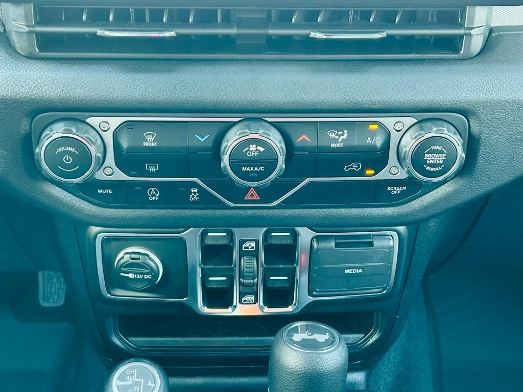 new 2025 Jeep Wrangler car, priced at $48,486