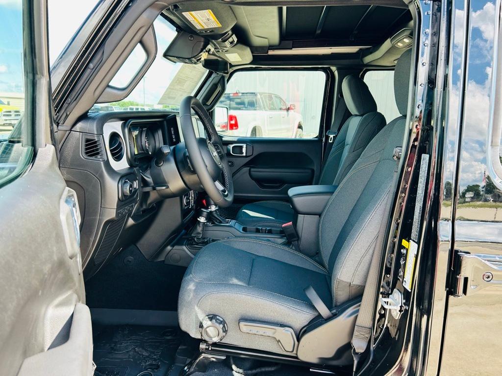 new 2025 Jeep Wrangler car, priced at $48,486