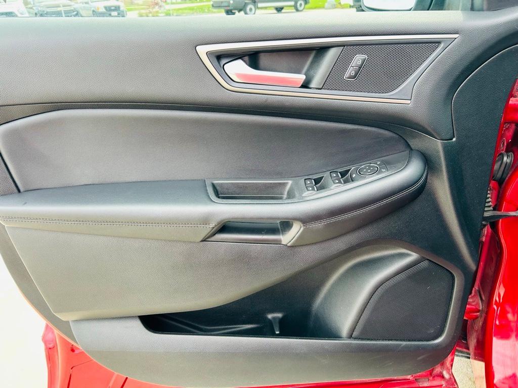 used 2022 Ford Edge car, priced at $25,000