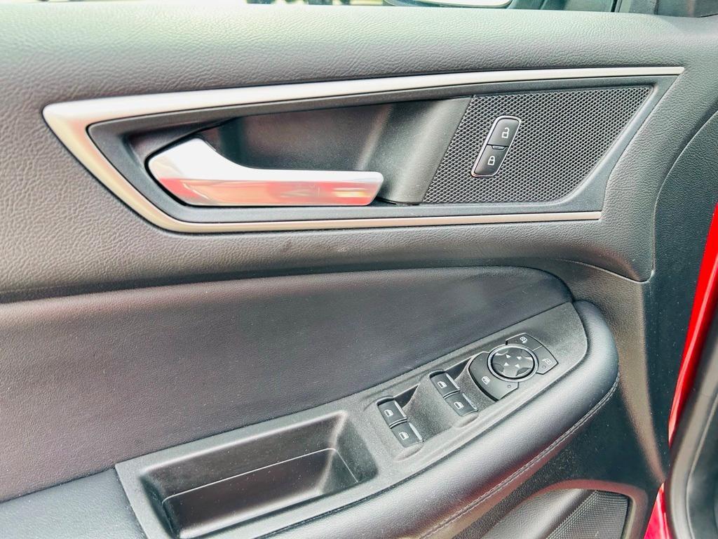 used 2022 Ford Edge car, priced at $25,000