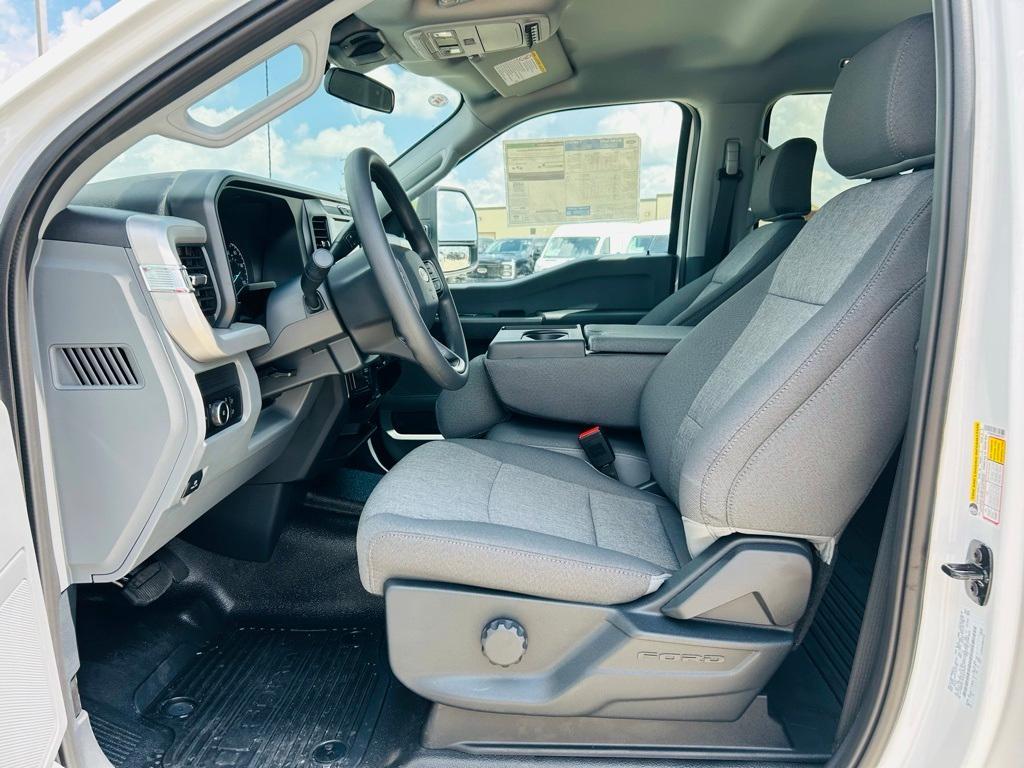 new 2025 Ford F-350 car, priced at $67,900