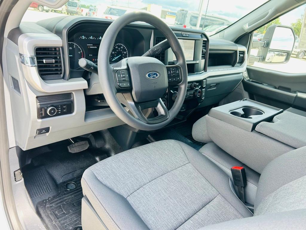 new 2025 Ford F-350 car, priced at $67,900