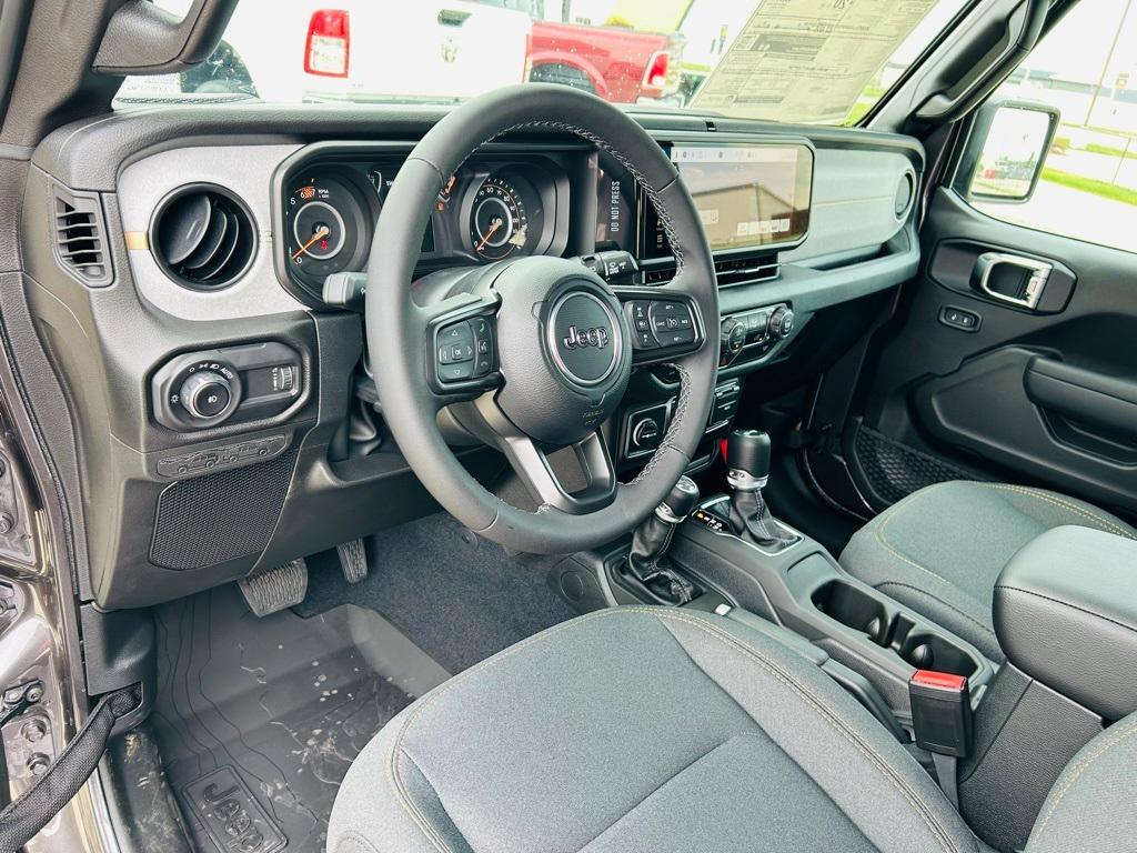 new 2025 Jeep Wrangler car, priced at $48,486