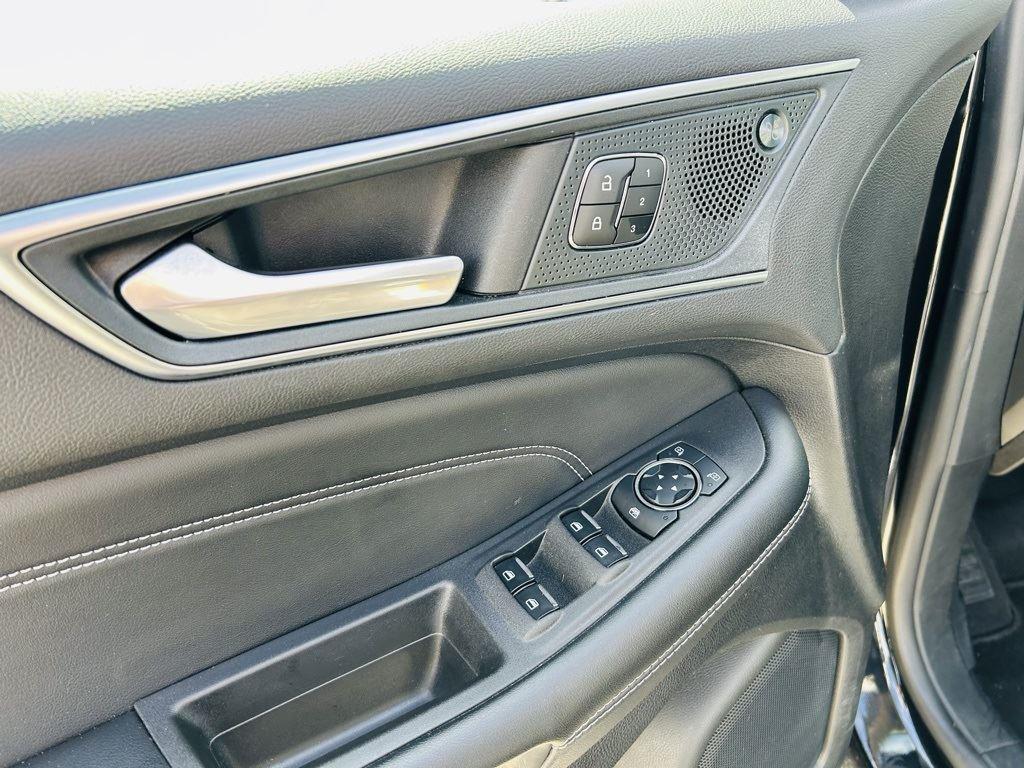 used 2024 Ford Edge car, priced at $26,900