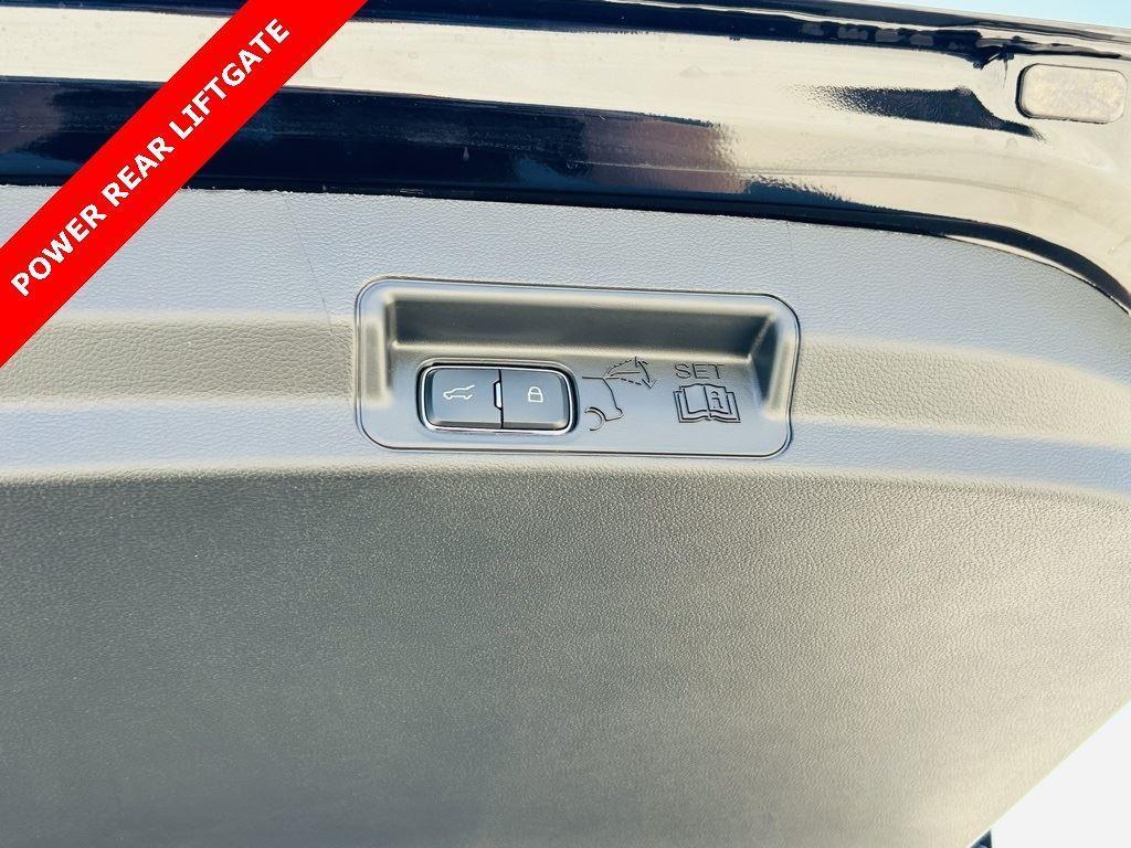 new 2025 Ford Explorer car, priced at $48,800
