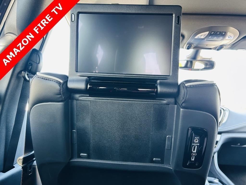 new 2025 Chrysler Pacifica car, priced at $51,951