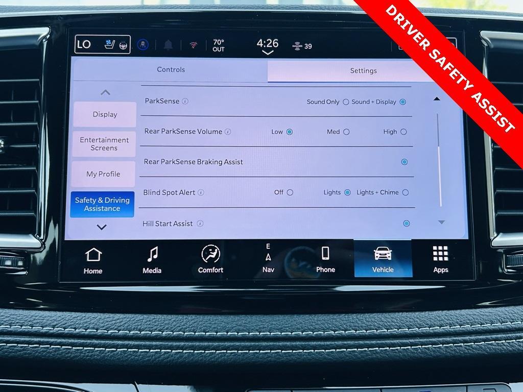 new 2025 Chrysler Pacifica car, priced at $51,951