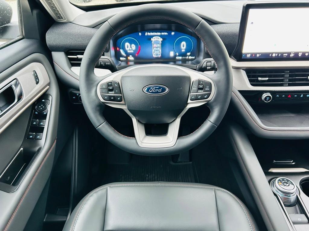 new 2025 Ford Explorer car, priced at $44,386