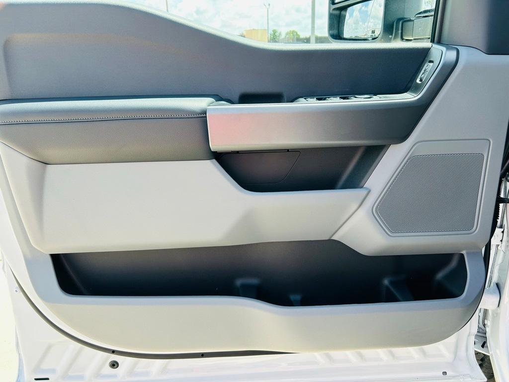 new 2025 Ford F-250 car, priced at $59,395
