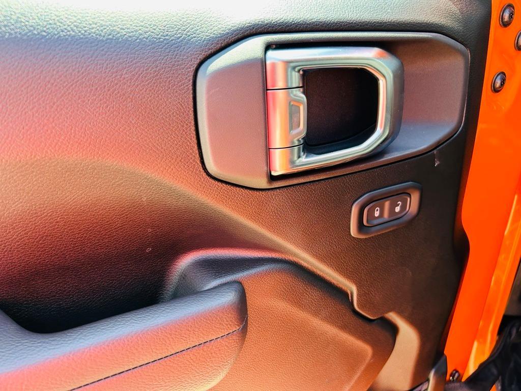 new 2025 Jeep Wrangler car, priced at $40,919