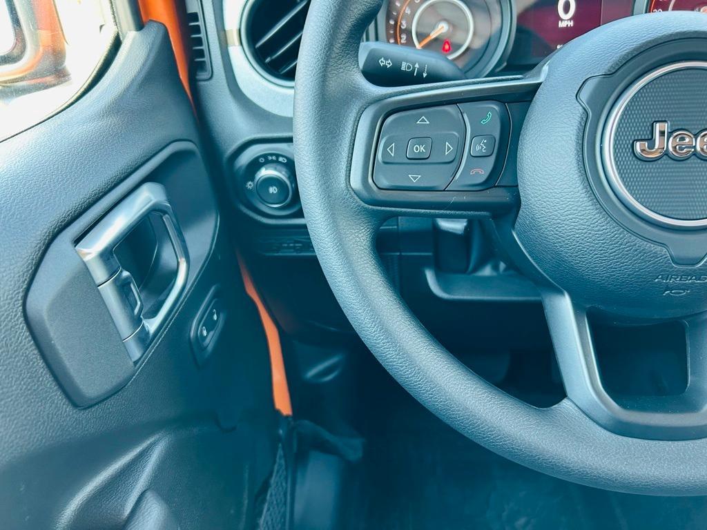 new 2025 Jeep Wrangler car, priced at $40,919
