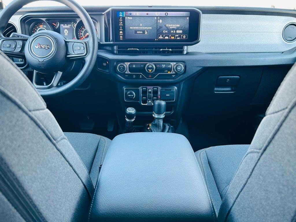 new 2025 Jeep Wrangler car, priced at $40,919