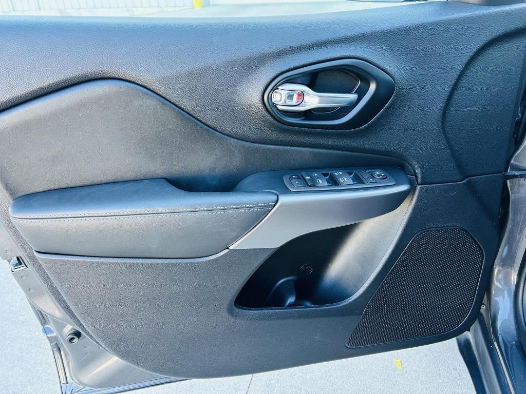 used 2022 Jeep Cherokee car, priced at $24,400