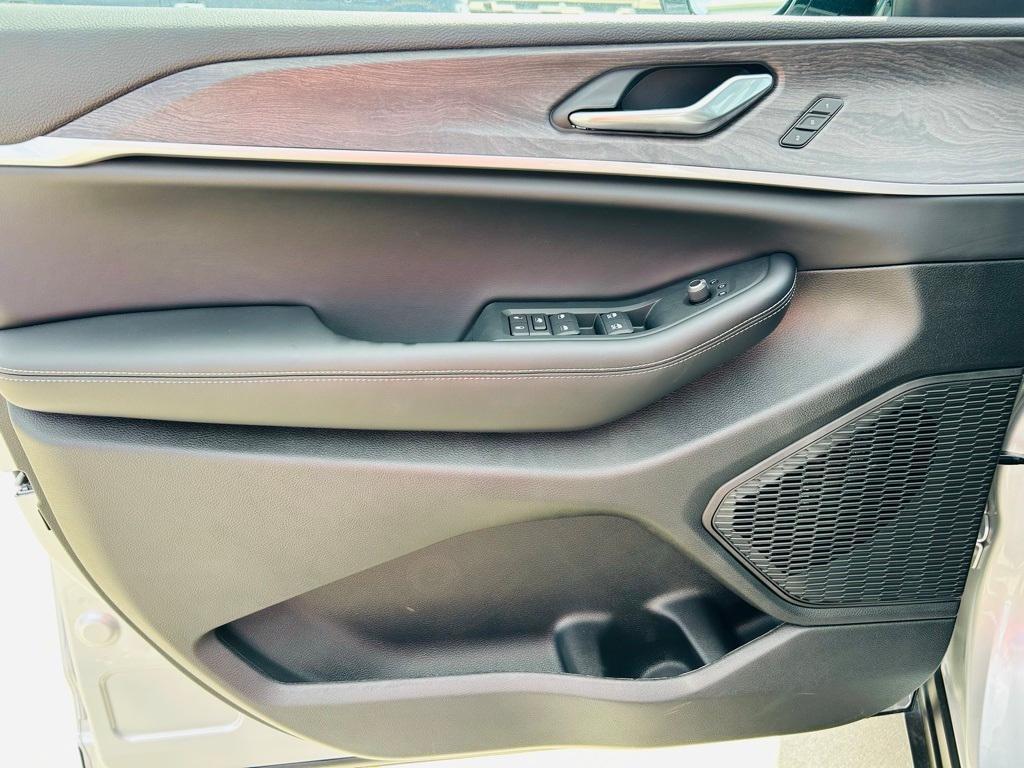 new 2025 Jeep Grand Cherokee L car, priced at $52,445