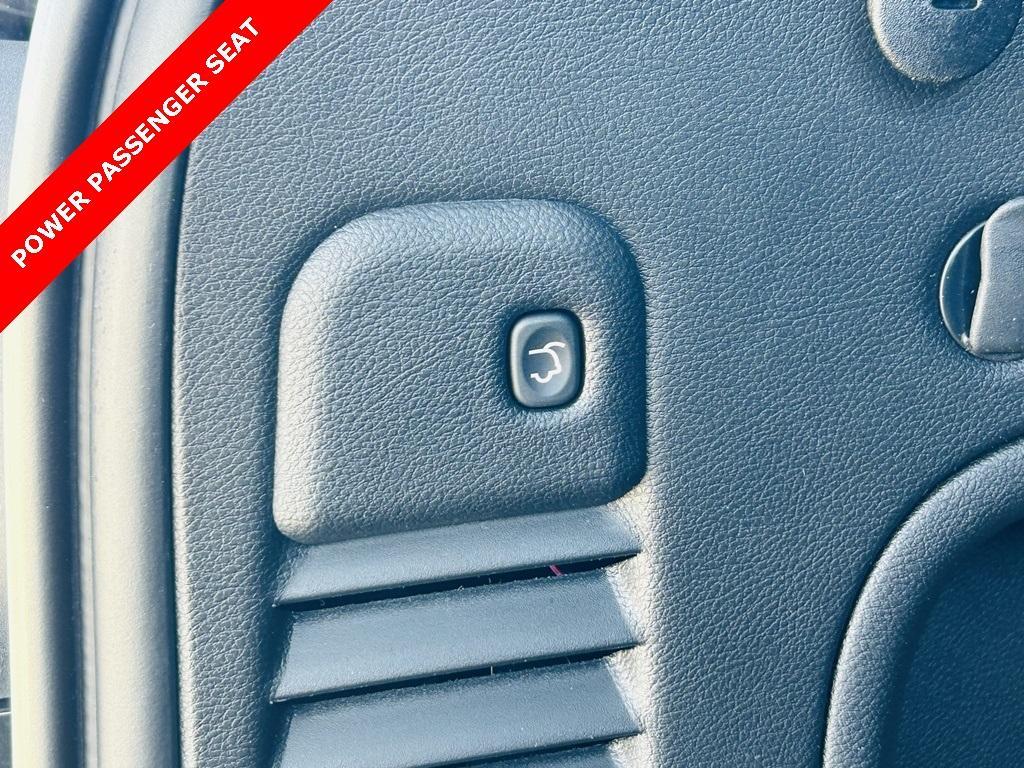 used 2021 Jeep Grand Cherokee car, priced at $32,600