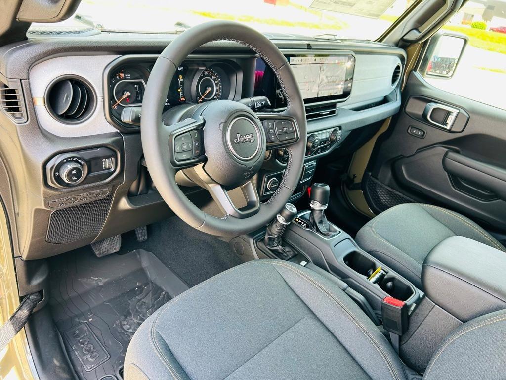 new 2025 Jeep Gladiator car