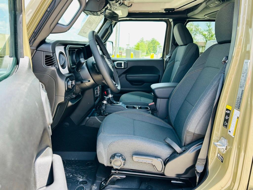 new 2025 Jeep Gladiator car