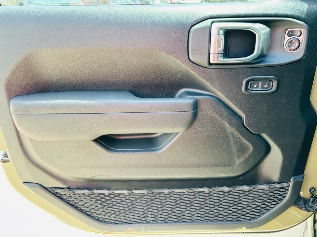 new 2025 Jeep Gladiator car