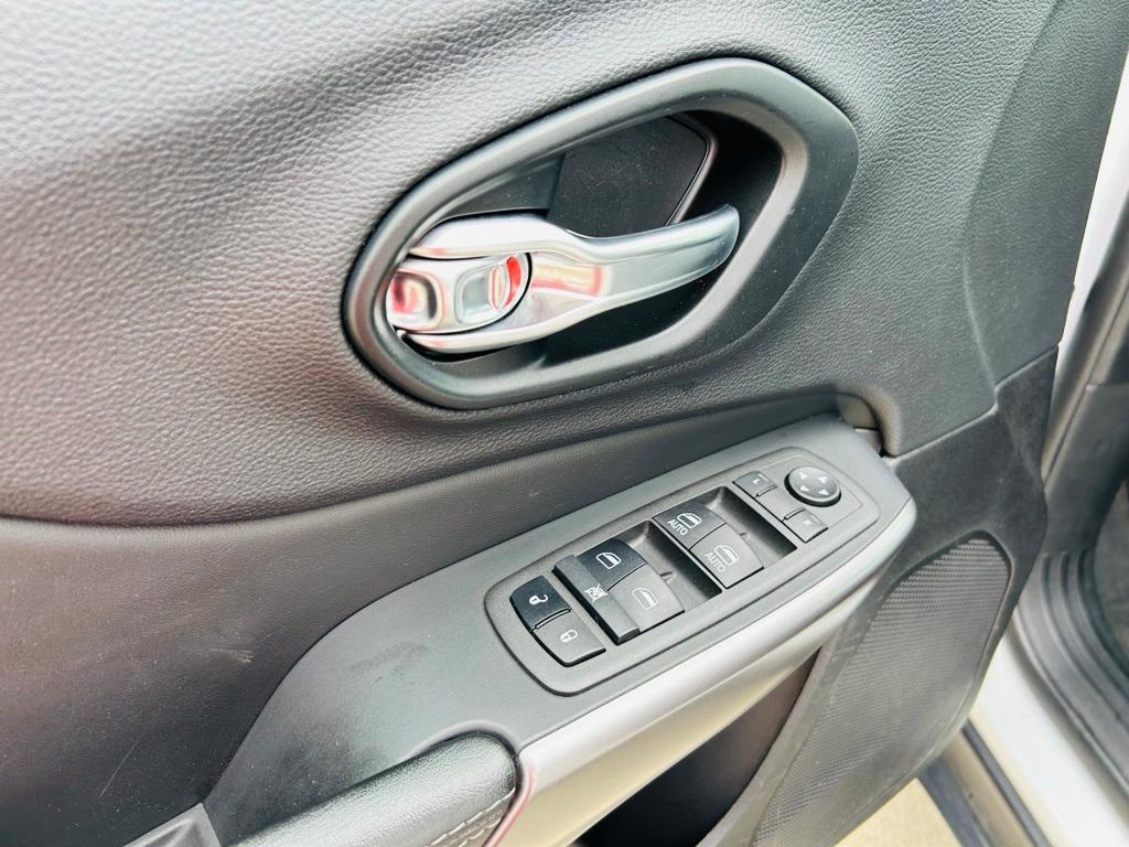 used 2022 Jeep Cherokee car, priced at $24,200
