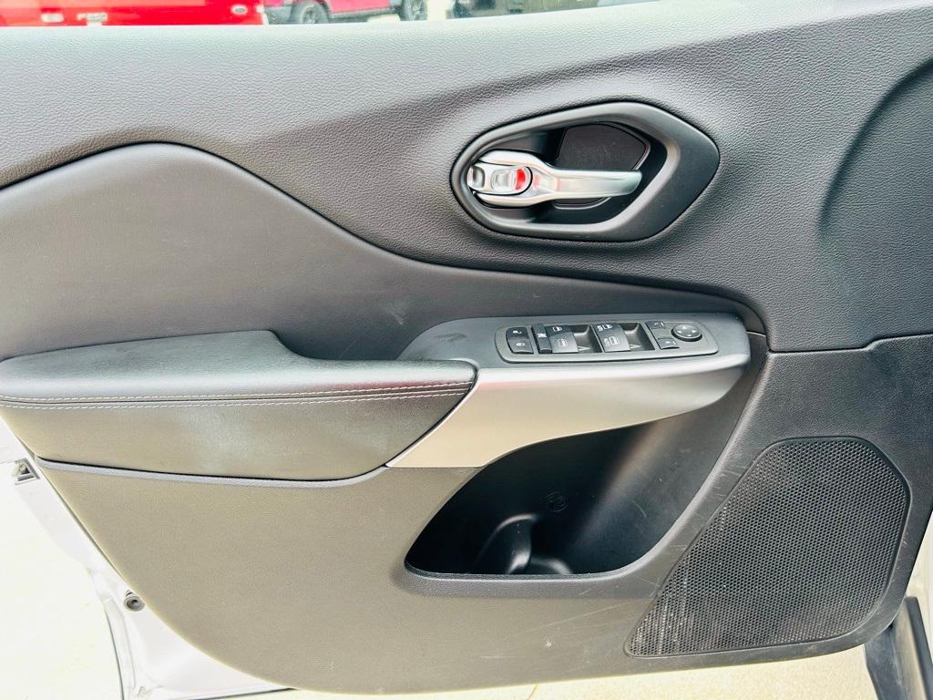 used 2022 Jeep Cherokee car, priced at $24,200