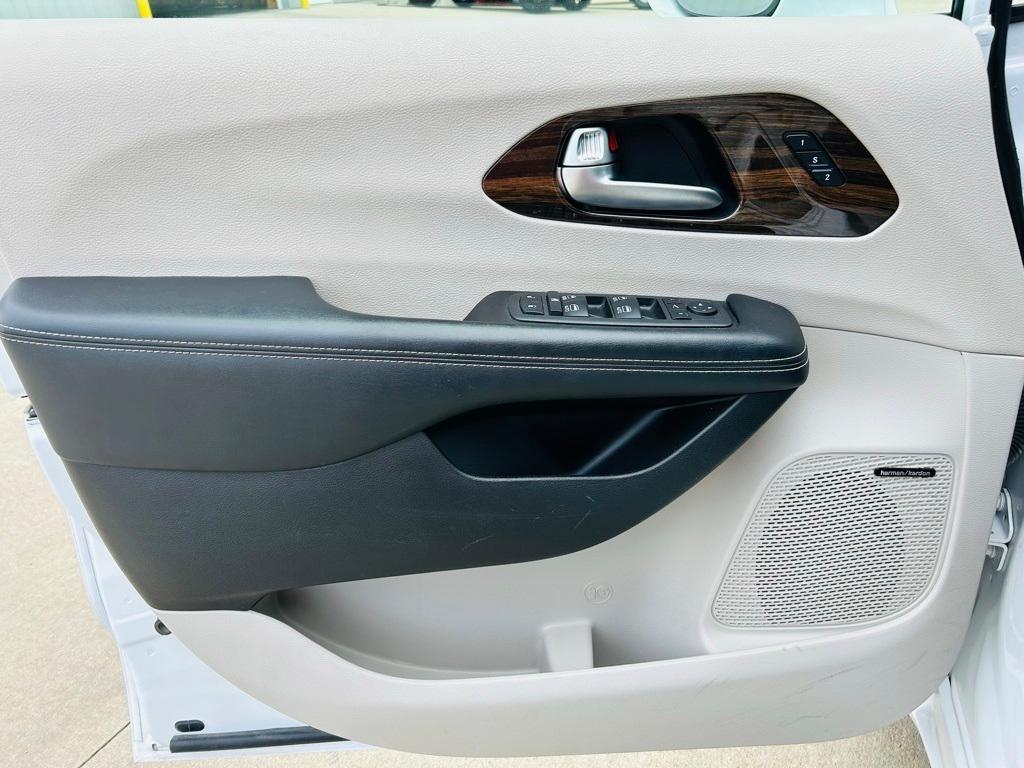 used 2022 Chrysler Pacifica car, priced at $27,500