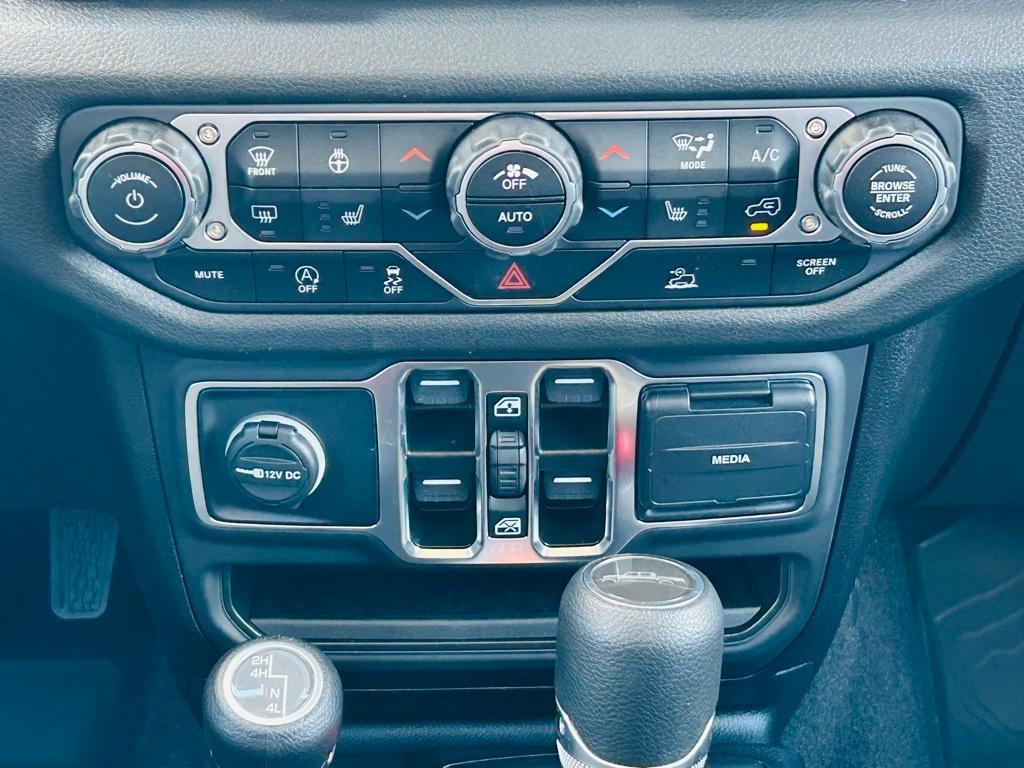 new 2025 Jeep Gladiator car