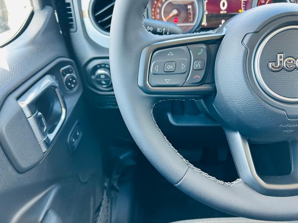 new 2025 Jeep Gladiator car