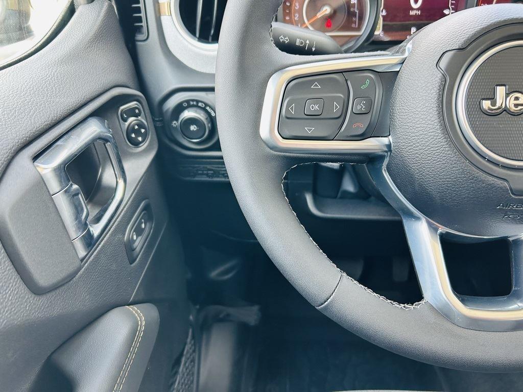 new 2025 Jeep Wrangler car, priced at $47,029