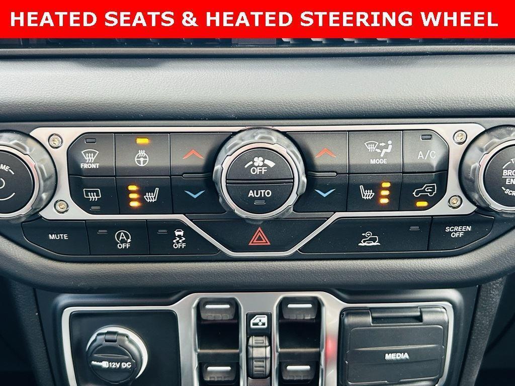 new 2025 Jeep Wrangler car, priced at $47,029