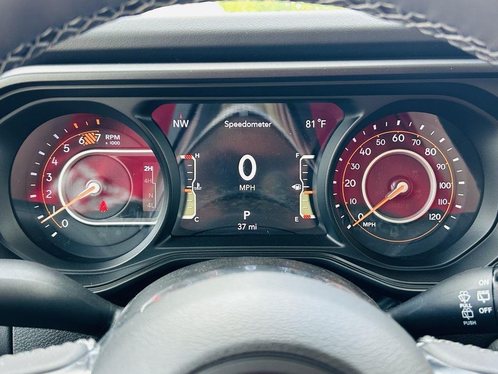 new 2025 Jeep Wrangler car, priced at $47,029