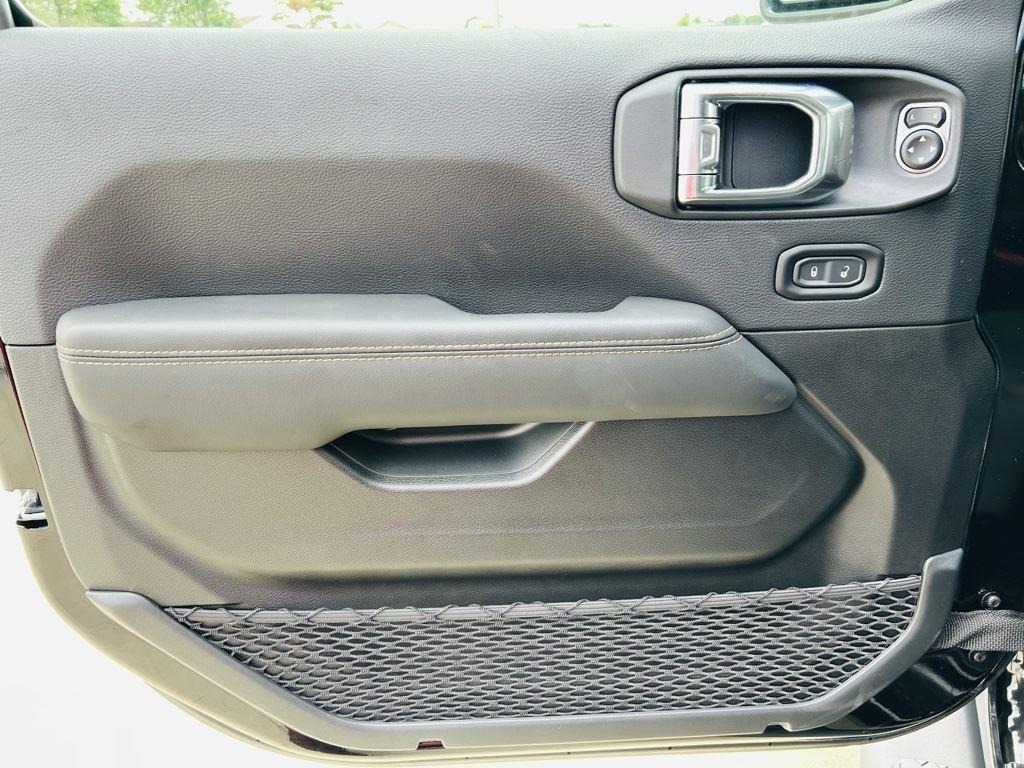 new 2025 Jeep Wrangler car, priced at $47,029